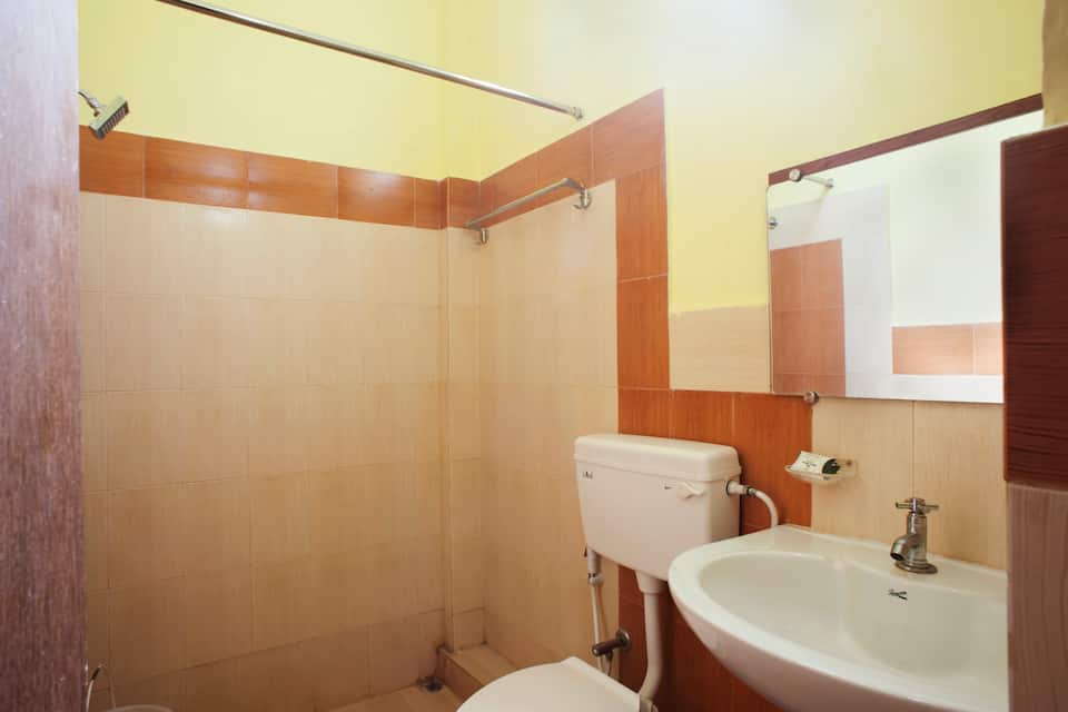 Bath room of the Deluxe Room